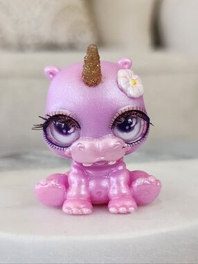 MGA Poopsie Rainbow High Fantasy Friends Mini Pink Hippo Doll Sparkly Critters